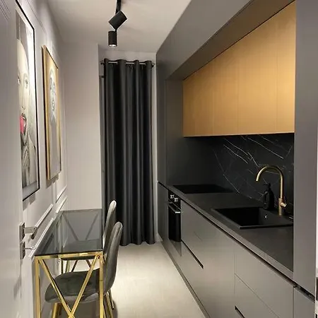 Apartament Selling Sunset 2 *
